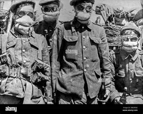 Wwi gas mask hi-res stock photography and images - Alamy