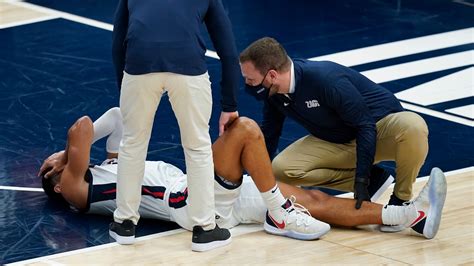 Gonzaga's Jalen Suggs returns to game after suffering left ankle injury ...