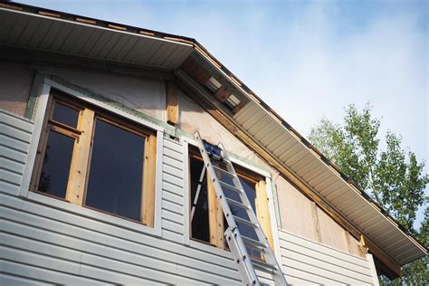 How Much Does It Cost to Repair Siding? (2026)