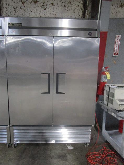 TRUE T-49 STAINLESS STEEL 2 DOOR REACH IN COOLER REFRIGERATOR | Vision ...