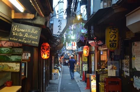 [Tokyo] Shinjuku Entertainment and Food Tour - LIVE JAPAN