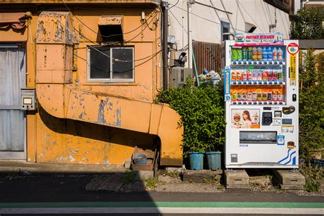 Tokyo vending machines in not the prettiest of places — Tokyo Times