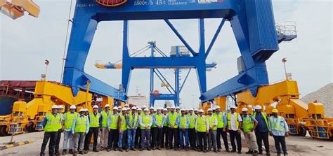 AGPL inducts India's First Economic Grab Ship Cranes - VIS