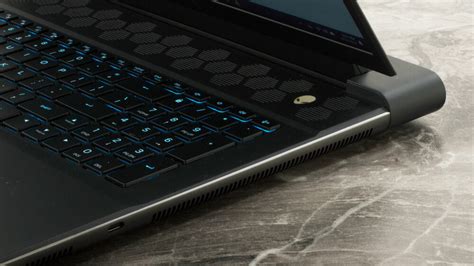 Alienware M18 Bottom 的图像结果