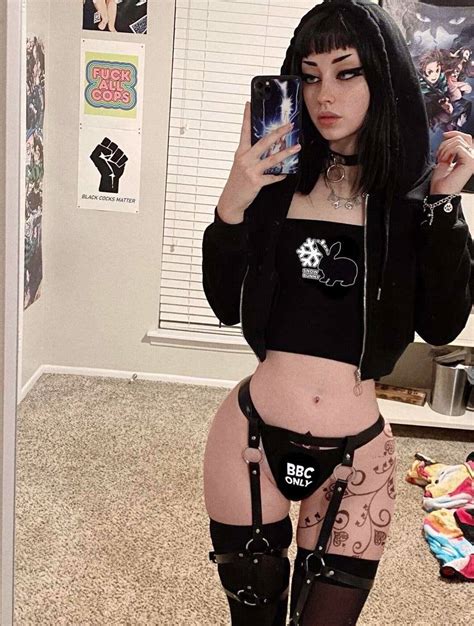 Goth girls are bbc only ;) : r/full_nsfw
