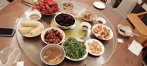 防止疫情反弹 宁波自助餐厅推出隔板吃饭-搜狐大视野-搜狐新闻