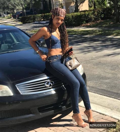 NADIA ADELAY Feet - AZNudeFeet