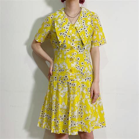 60-70s yellow flower printed mini dress | LEMON