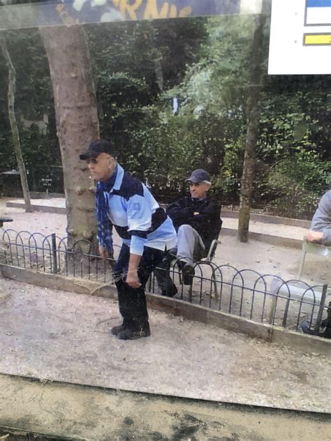 Lap dance in the park : r/confusing_perspective