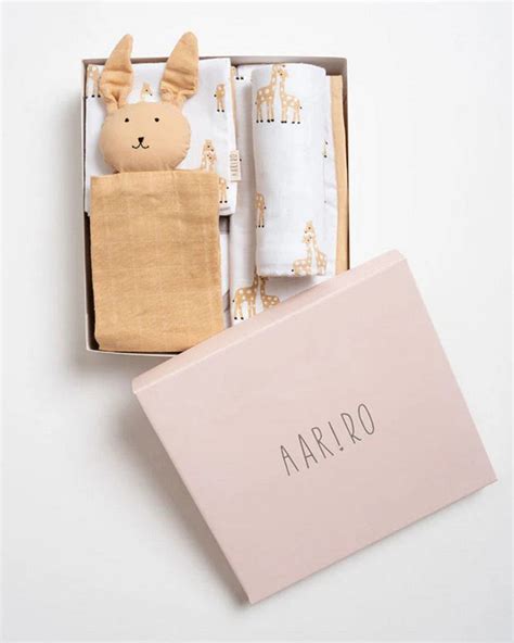 Aariro Newborn Essentials Gift Set For Baby Shower-Pack of 6-Stand Tall ...