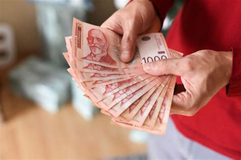 Samostalcima sutra penzije na ruke, u utorak vojne - B92