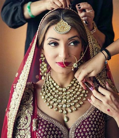 Trending Patterns of Kundan Jewelry like Jodha Akbar Designs