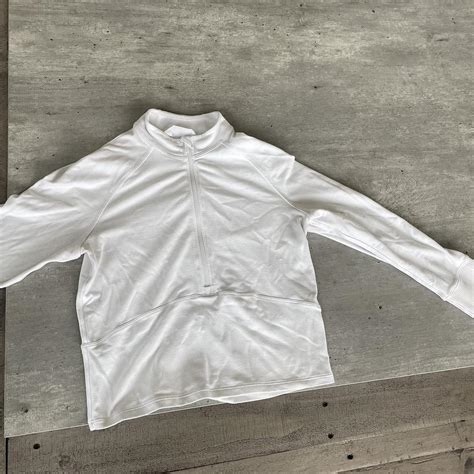 Lululemon quarter zip, lightly worn, in perfect... - Depop