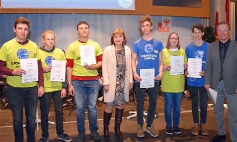 Rund 200 Schüler stellen ihr politisches Wissen unter Beweis - UnserTirol24