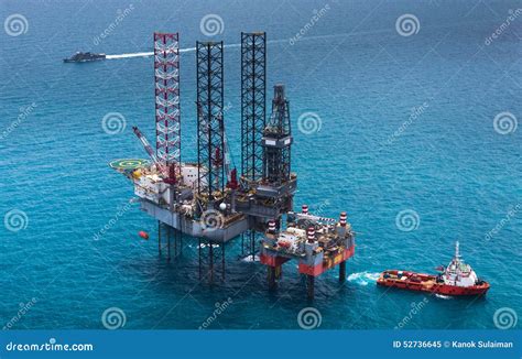 Offshore Oil Rig Drilling Platform Editorial Image - Image of drilling, coastline: 52736645