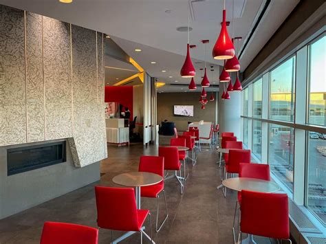 Air Canada Winnipeg Maple Leaf Lounge Review - YWG [2024]