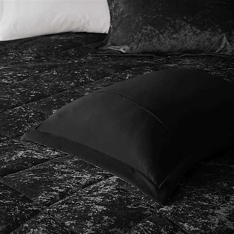 Bajaro Black King Comforter Set | Rooms to Go