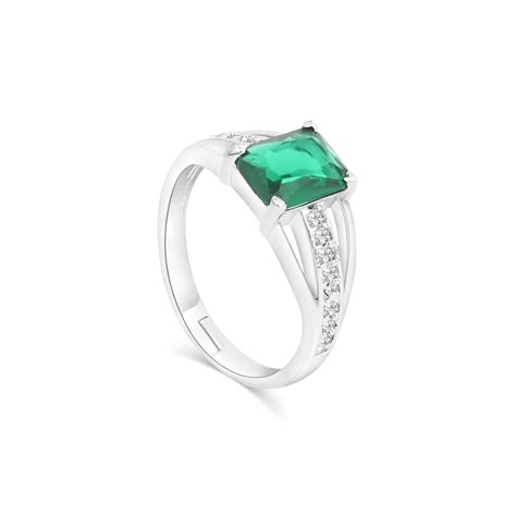 Elegant Emerald Green Princess-Cut Ring – Silver-Tone Band with ...