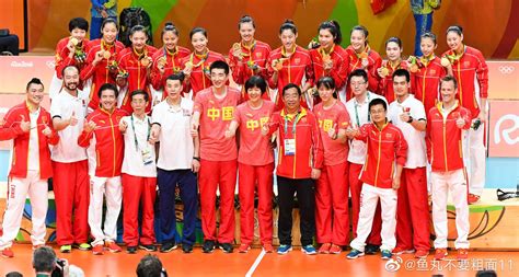 六年前的今天，中国女排夺得2016年里约奥运会冠军……__财经头条