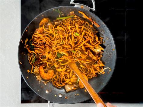 Dark Hokkien Mee (Fried Prawn Noodles) Recipe