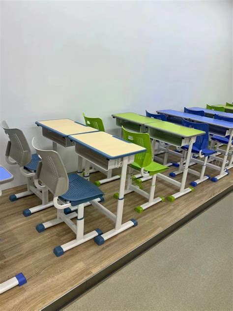 Classroom Desk 的图像结果