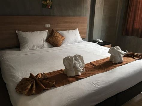 NARAI IYARA PALACE (Khao Sam Yot) - Hotel Reviews, Photos, Rate ...