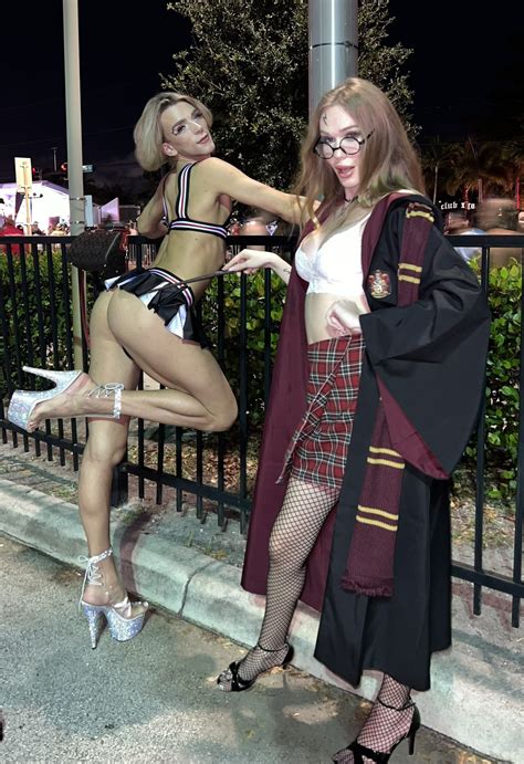 Crystal Thayer FREE ONLYFANS on Twitter: "I’ll put a spell on you 🪄 https://t.co/SNAB00tWXr ...