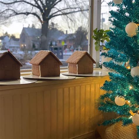 Gingerbread House Decorating Party @ PBC!, Paperback Cafe, Old Saybrook ...