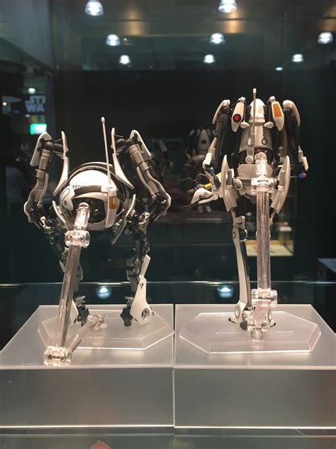 Slideshow: Portal 2 Atlas and P-Body figma figures from Good Smile Company