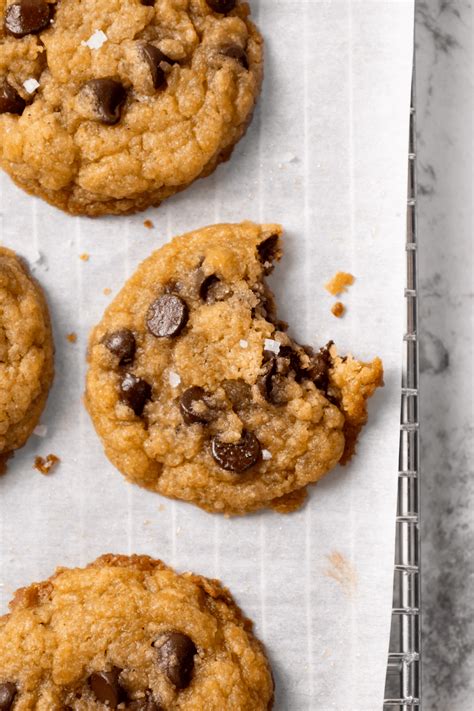 Miso Chocolate Chip Cookies — The Simple Sprinkle