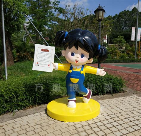 玻璃钢卡通小人雕塑提升广西游乐园园内人气-方圳雕塑厂