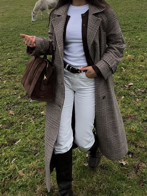 How to Style a Long Coat: 21+ Long Coat Outfits That Prove It’s the ...