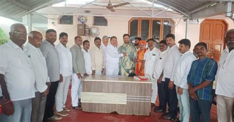 ఇస్రో శాస్త్రవేత్తగా ఎంపికైన సుధీర్ ను సన్మానించిన మాజీ మంత్రి నిరంజన్ ...
