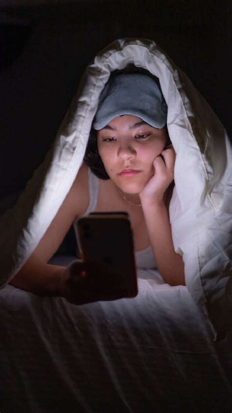 How To Avoid Passive Social Media Scrolling?