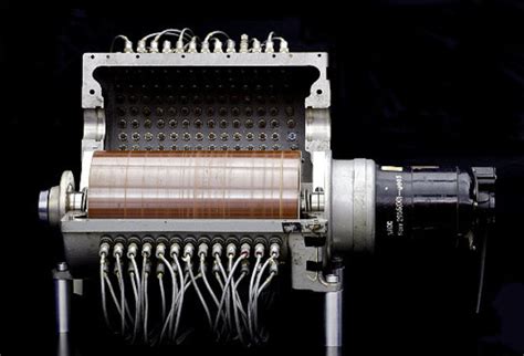 First Computer Storage 的图像结果