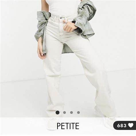 Stradivarius Women's Cream Jeans | Depop