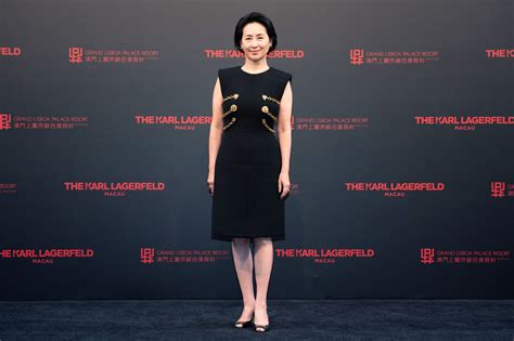 Brooke Burke Net Worth - Wiki, Age, Weight and Height, Relationships ...