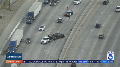 Multi-vehicle crash blocks lanes on 5 Freeway through Newhall – KTLA