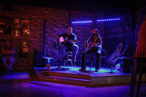 bar live music stages - Google Search | Live music bar, Bar music ...