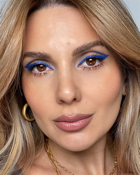 Ali Andreea Makeup Tutorials 的图像结果