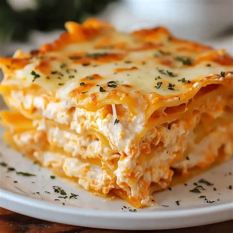 Cheesy Buffalo Ranch Chicken Lasagna is irresistible! - Tasty Delice