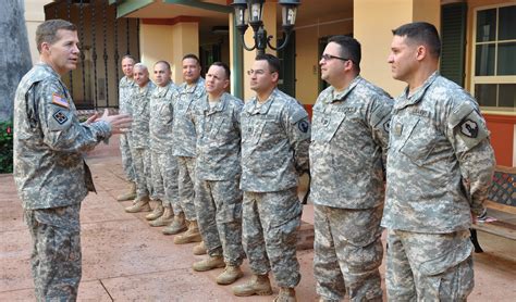 USARC Commander visits 1st Mission Support Command, Ft. Buchanan Puerto ...