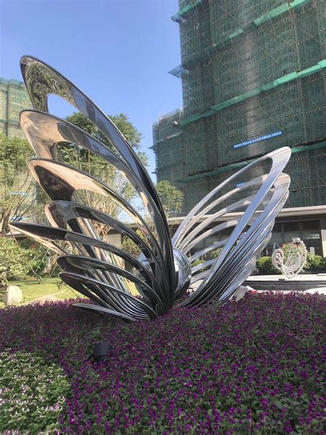 不锈钢户外蝴蝶雕塑 - 深圳市欧卡德玻璃钢装饰工程有限公司