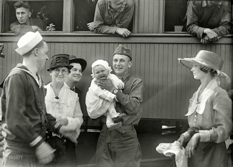 Soldiers Coming Home From War