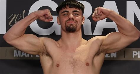 Wann findet heute Abend der Kampf Reece Farnhill gegen Mark Dickinson ...