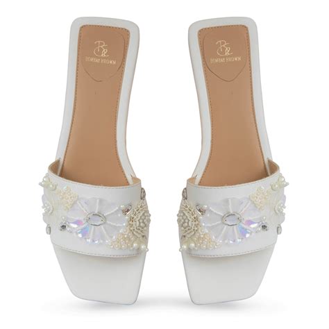 Daydream in White – Bombay Brown India