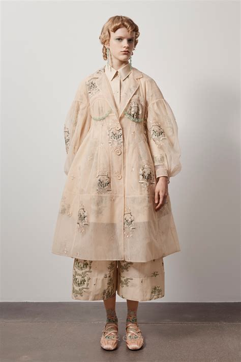“Identity, creativity and femininity”: Simone Rocha offers escapism and ...