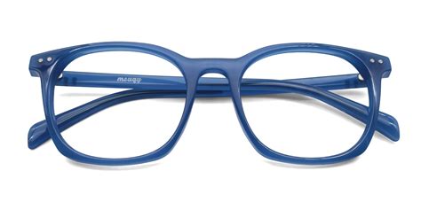 How to Wear Blue Glasses: A Style Guide