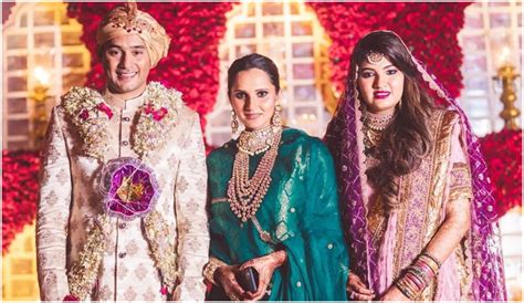 Sania mirza looking beautiful in sister anam mirza wedding ohammad ...