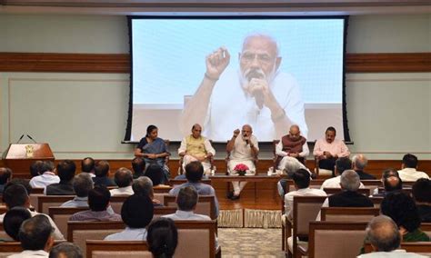 PM's interaction with Secretaries